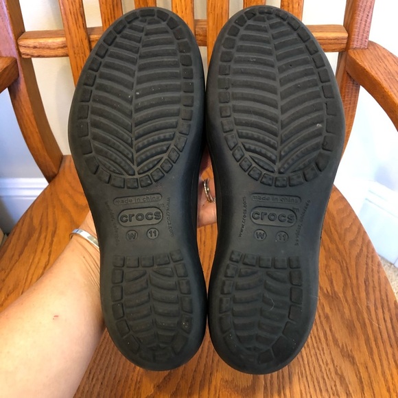 Crocs Malindi Black Flats/Sandals, Size 11 - Picture 2 of 7